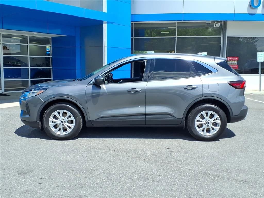 Used 2023 Ford Escape Active w/ Tech Pack #2 AWD/4WD image 4