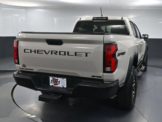 Used 2026 Chevrolet Colorado ZR2 w/ Technology Package AWD/4WD image 6