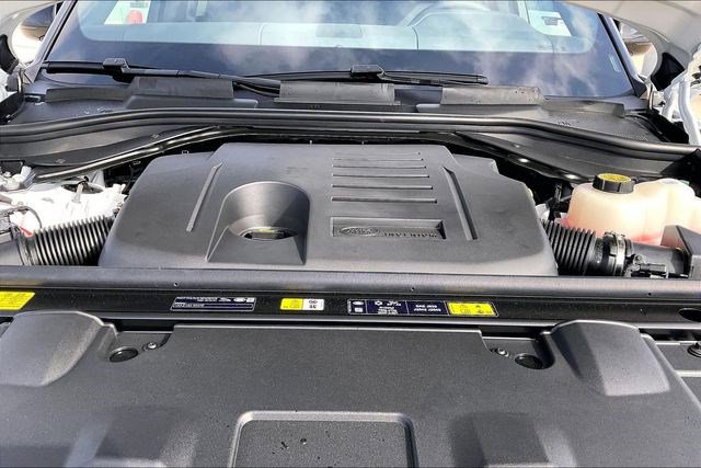 New 2026 Land Rover Range Rover SE image 13