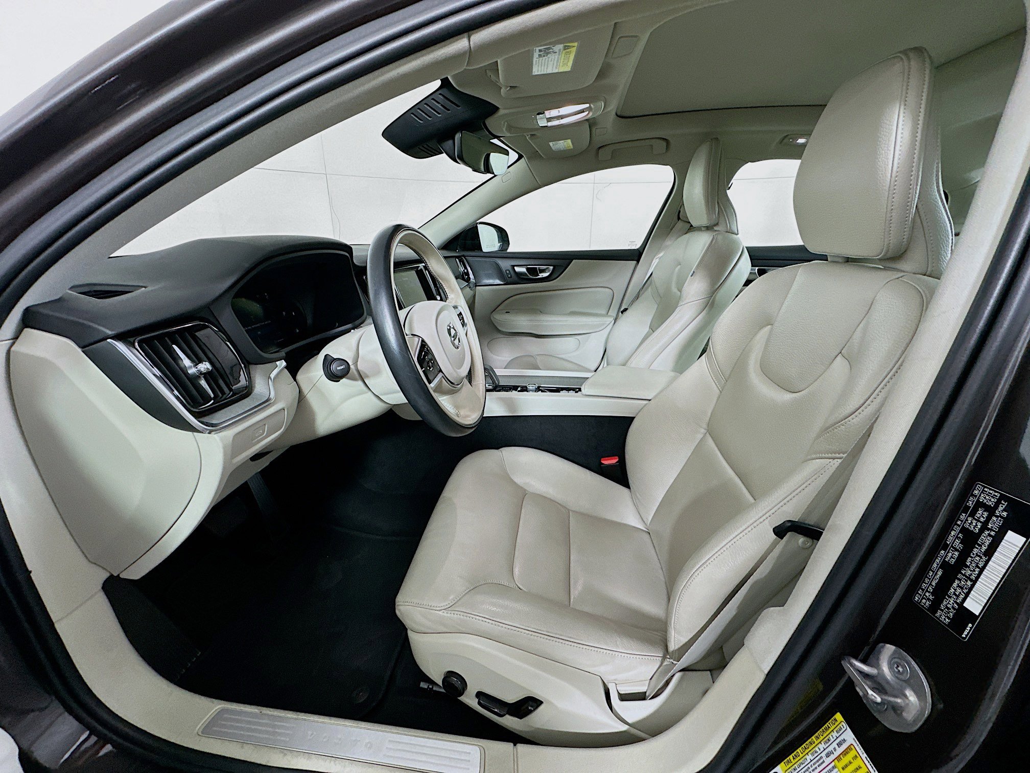 Used 2024 Volvo S60 B5 Plus image 13