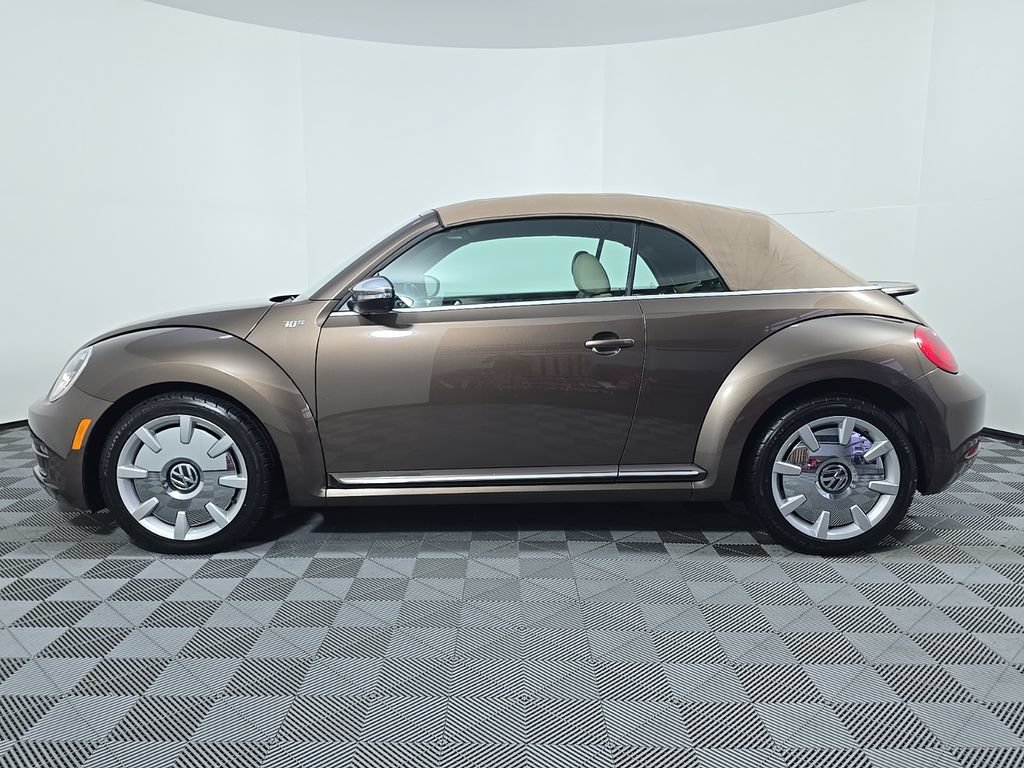 Used 2013 Volkswagen Beetle 2.5 70's Edition FWD image 11