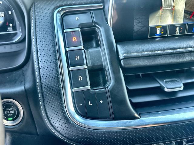 Used 2022 GMC Yukon SLT w/ SLT Luxury Package image 16