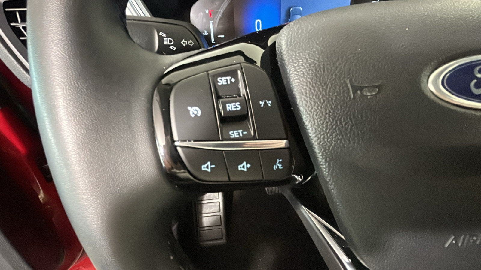 Used 2025 Ford Escape Active AWD/4WD image 18