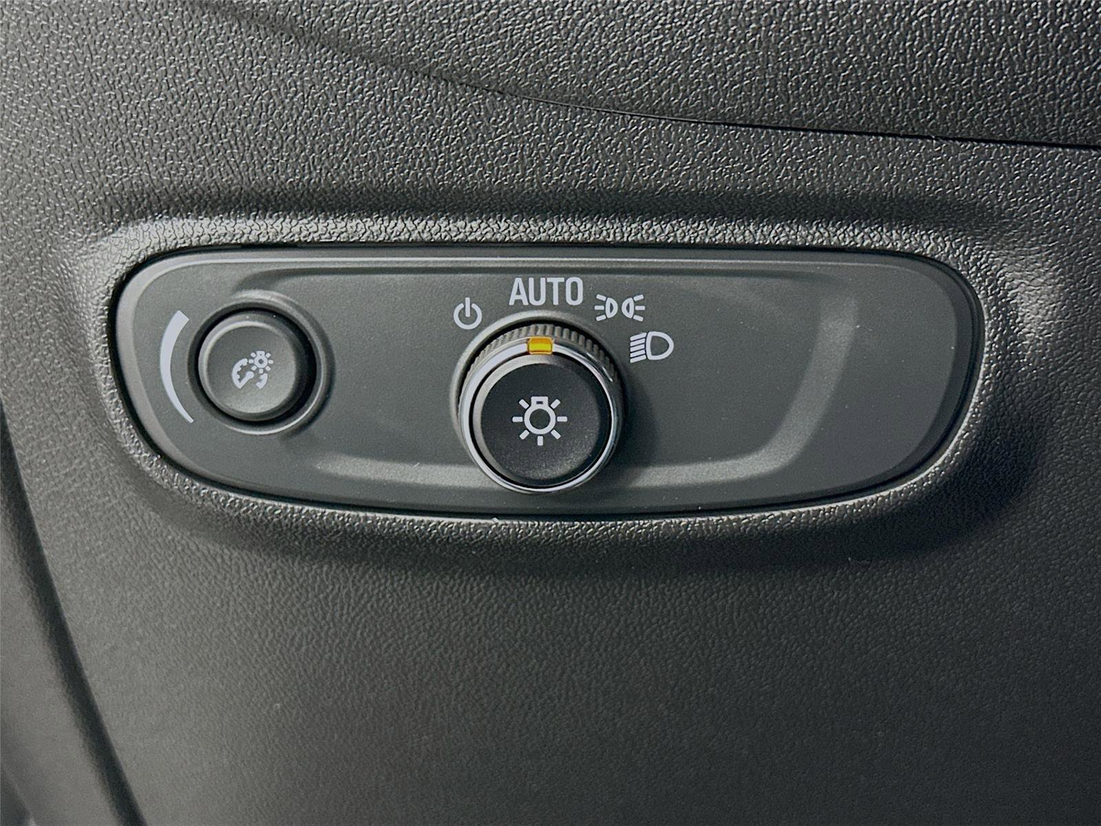 Used 2024 Chevrolet Equinox LT image 10