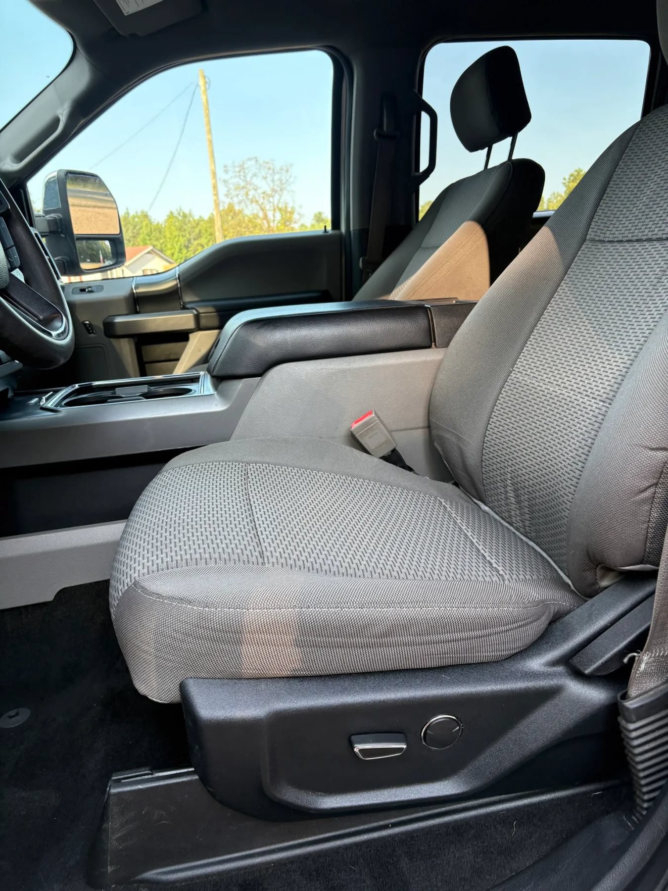 Used 2018 Ford F250 XLT w/ XLT Premium Package AWD/4WD image 22