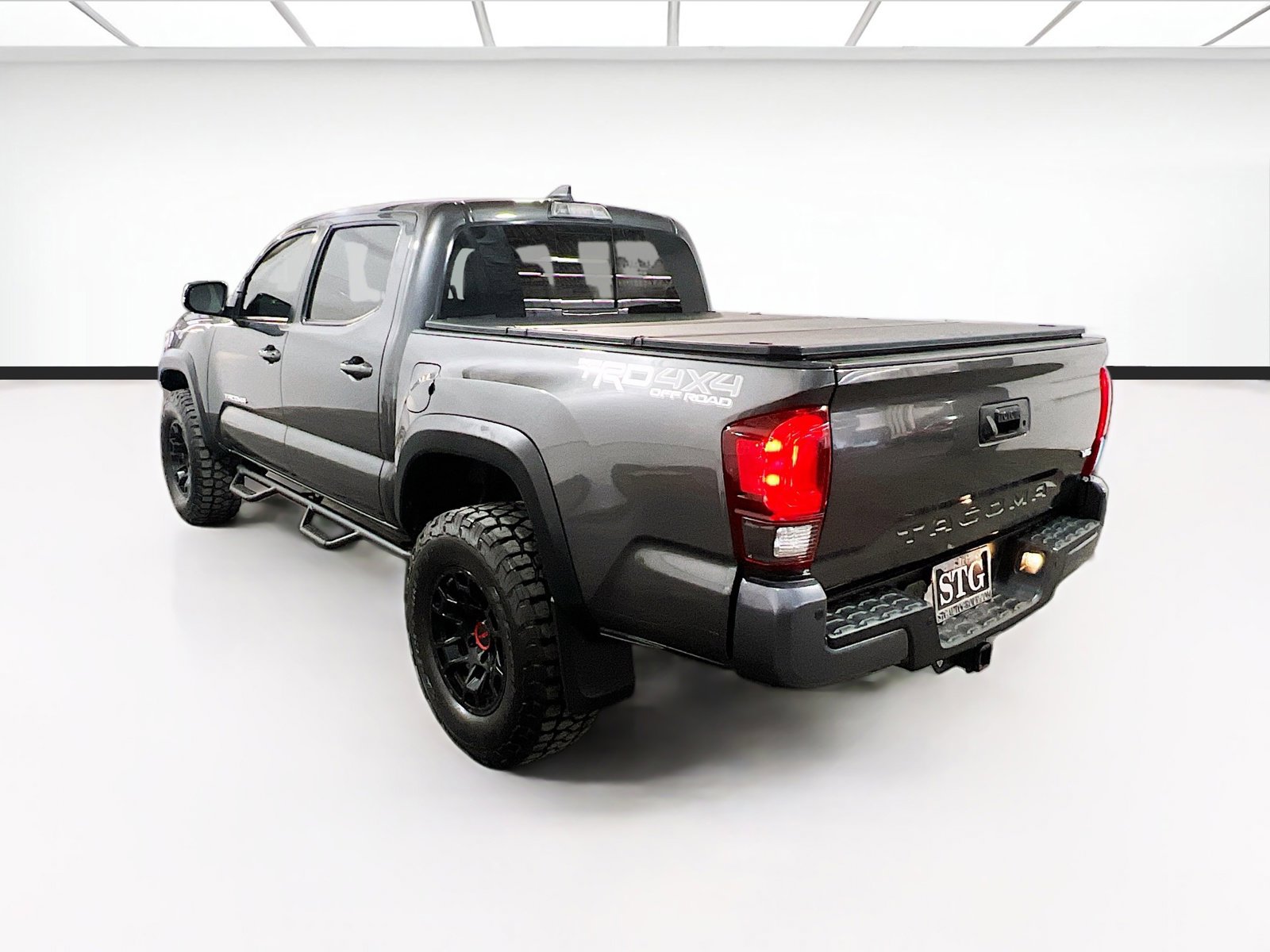 Used 2018 Toyota Tacoma TRD Off-Road AWD/4WD image 6