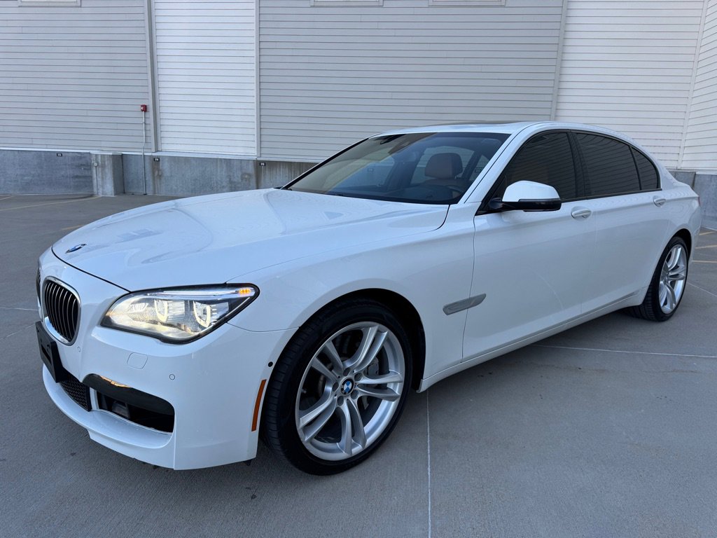 Used 2015 BMW 750Li xDrive image 6