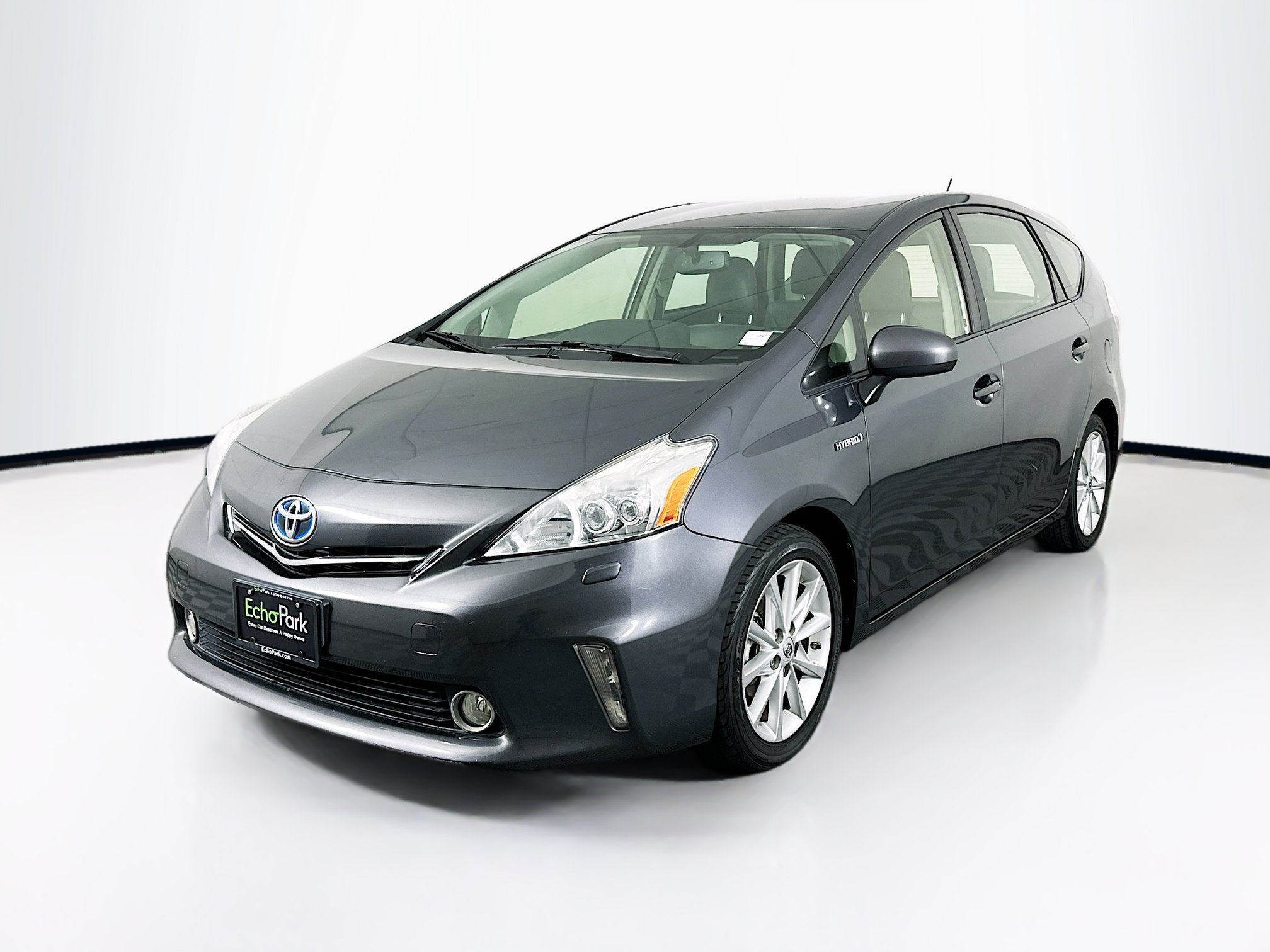 Used 2014 Toyota Prius V Five FWD image 3