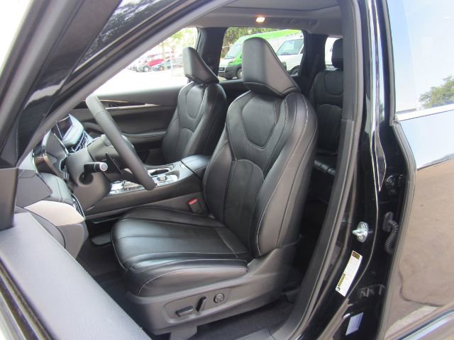 Used 2023 INFINITI QX60 Pure image 14