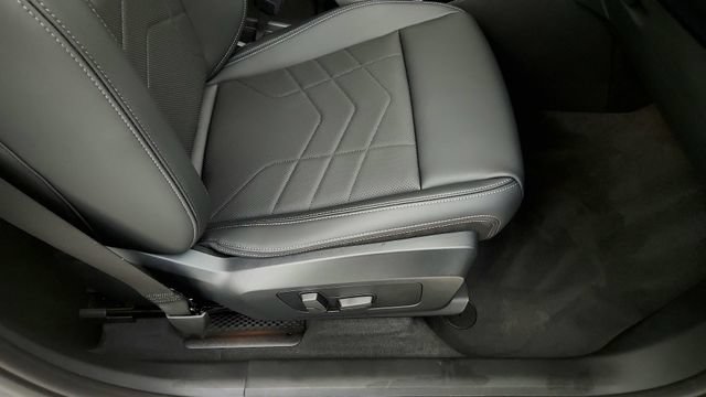 Used 2026 BMW X1 xDrive28i AWD/4WD image 37