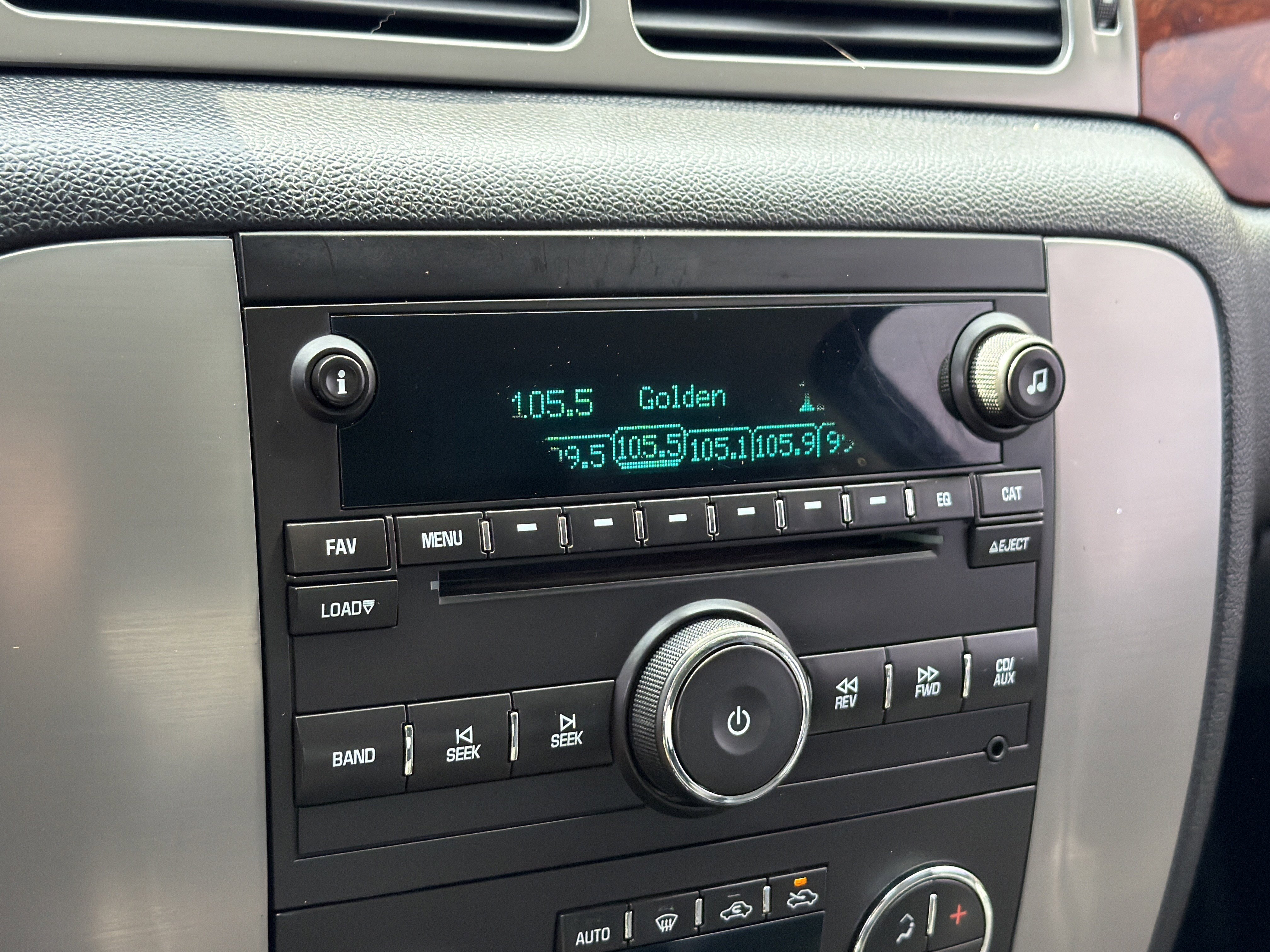 Used 2011 GMC Sierra 2500 SLT w/ SLT Convenience Package image 28