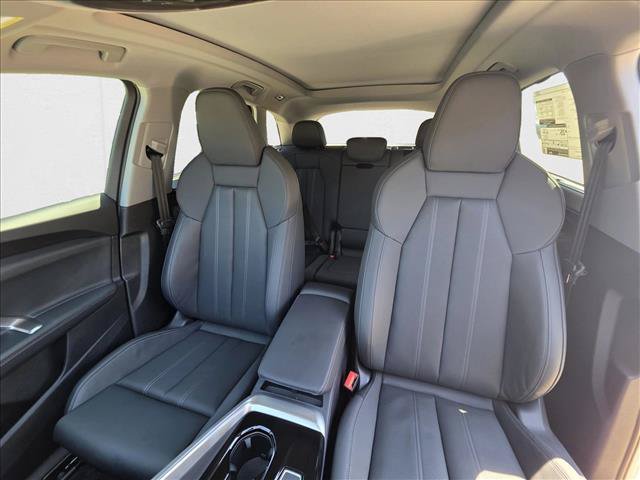 New 2025 Audi Q5 Premium Plus w/ Premium Plus AWD/4WD image 16