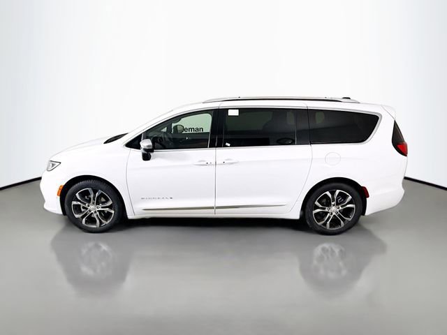New 2026 Chrysler Pacifica Pinnacle image 4