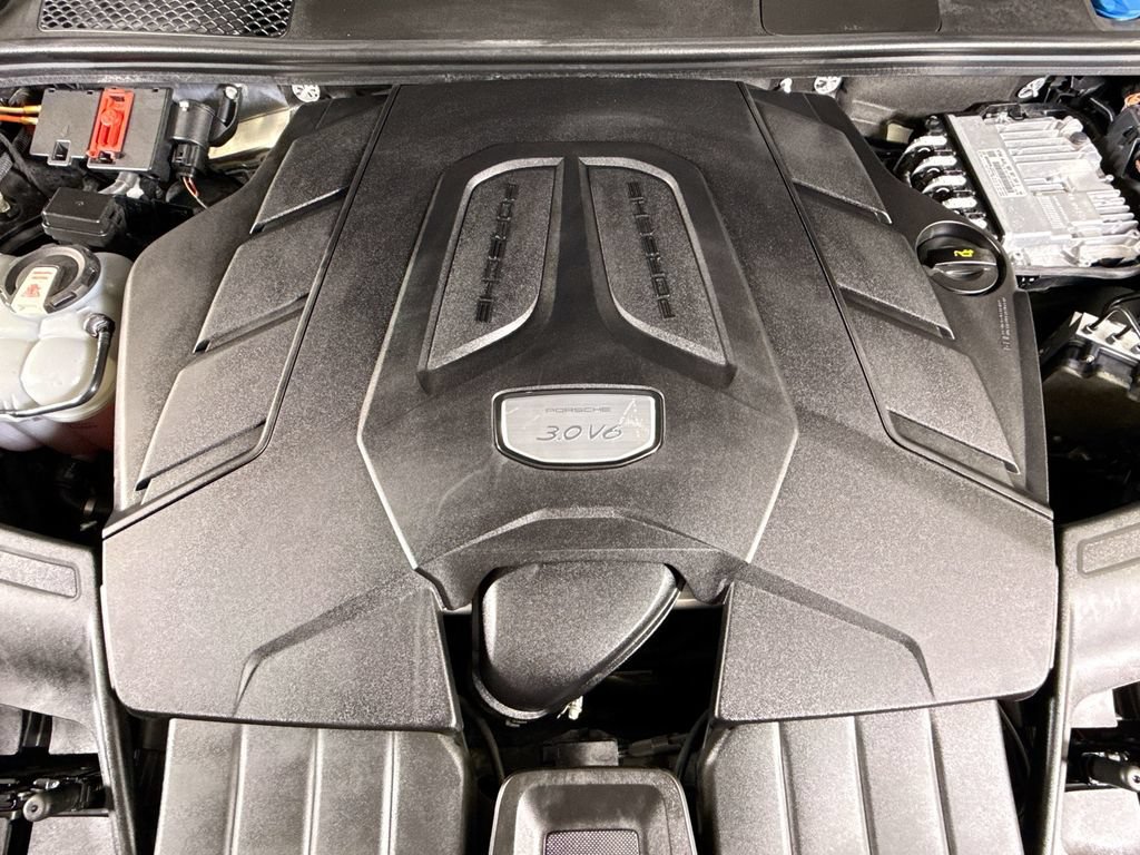 Certified 2023 Porsche Cayenne AWD/4WD image 25