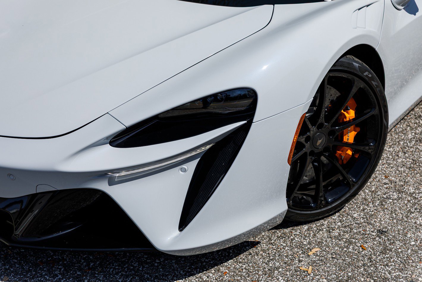 New 2025 McLaren Artura Spider image 32