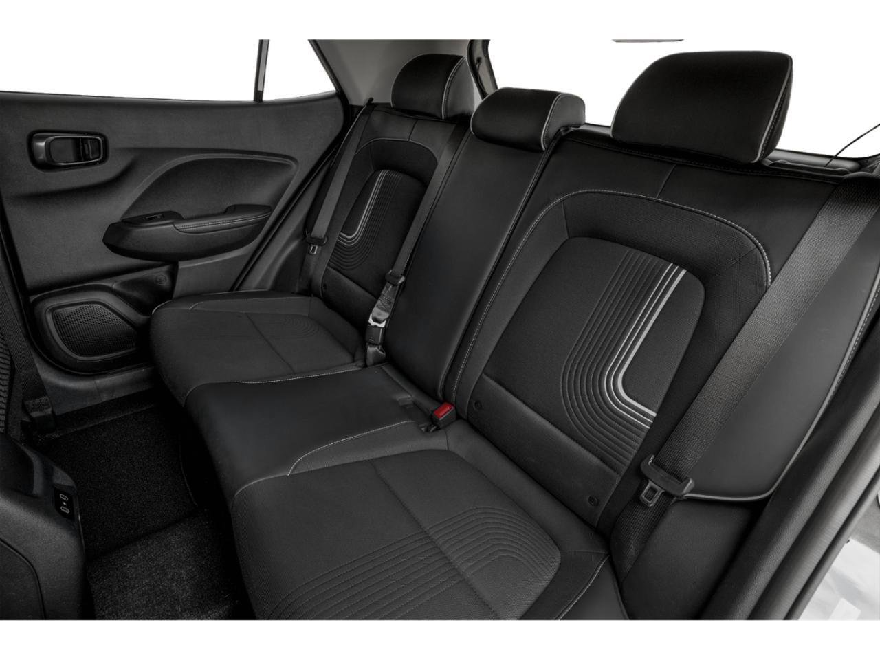Used 2024 Hyundai Venue Limited FWD image 8