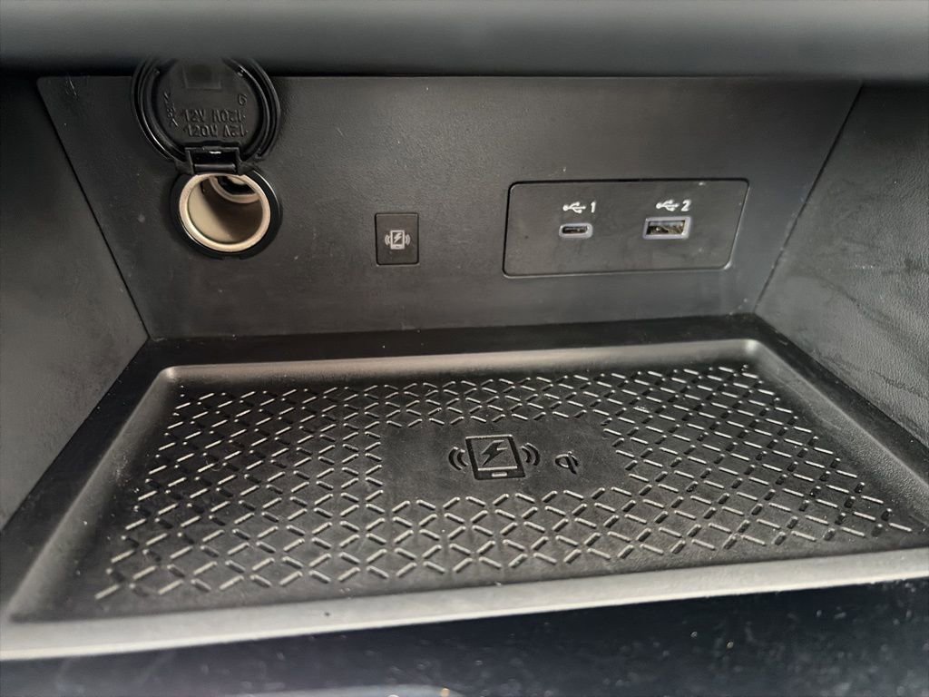 Used 2025 Nissan Pathfinder SL w/ Black Appearance Package image 17