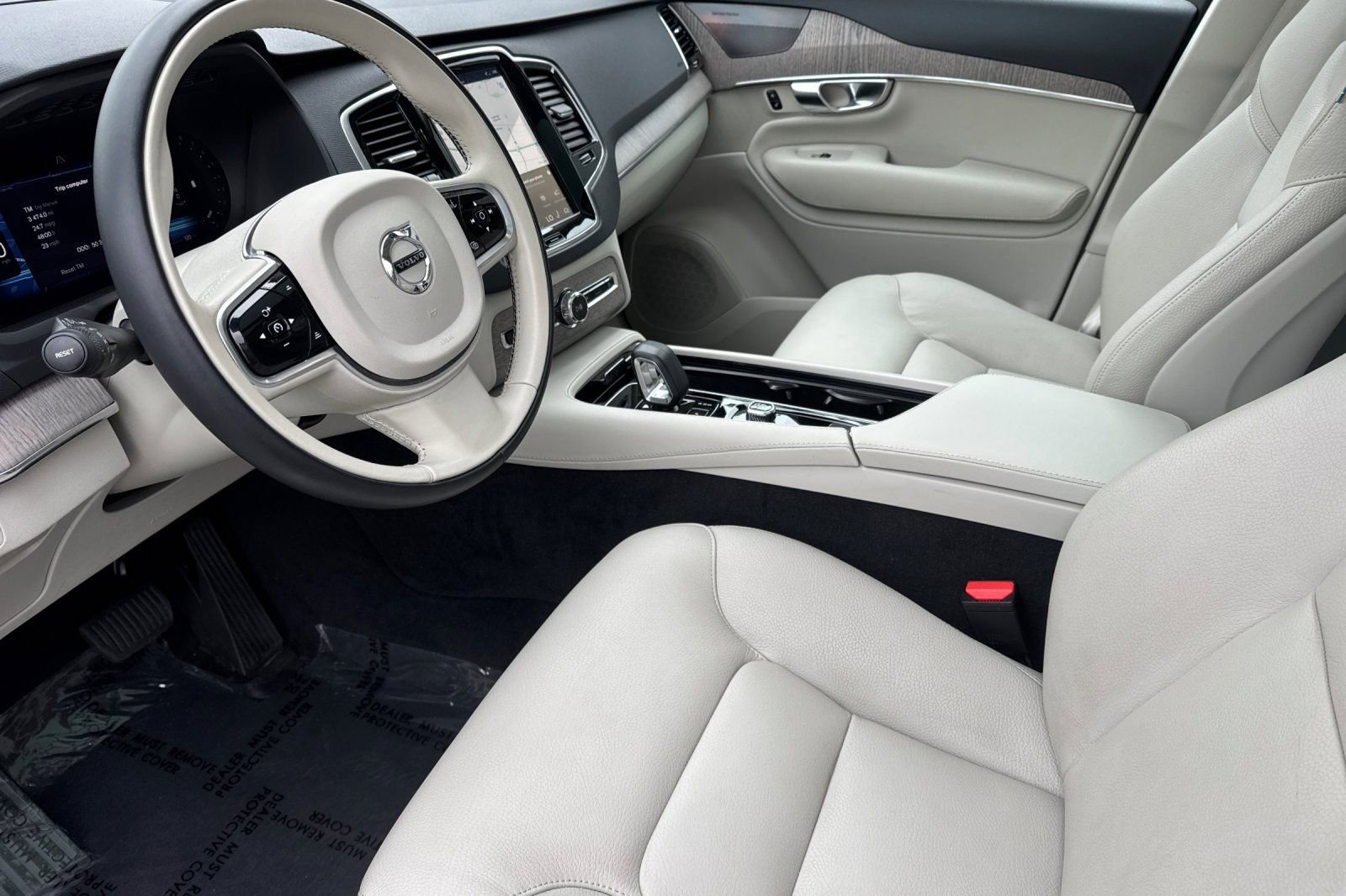 Used 2023 Volvo XC90 B5 Plus w/ Protection Package Premier AWD/4WD image 9
