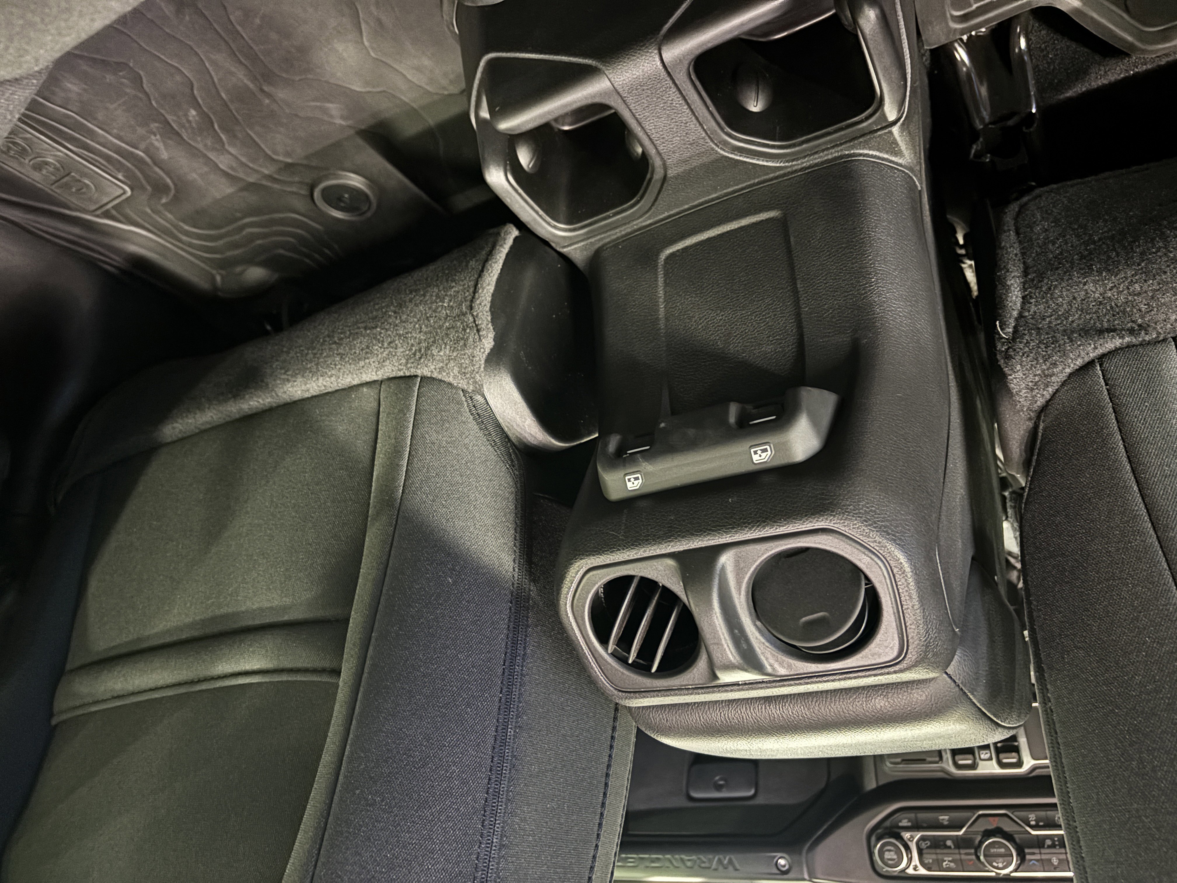 Used 2022 Jeep Wrangler Unlimited Sport AWD/4WD image 14