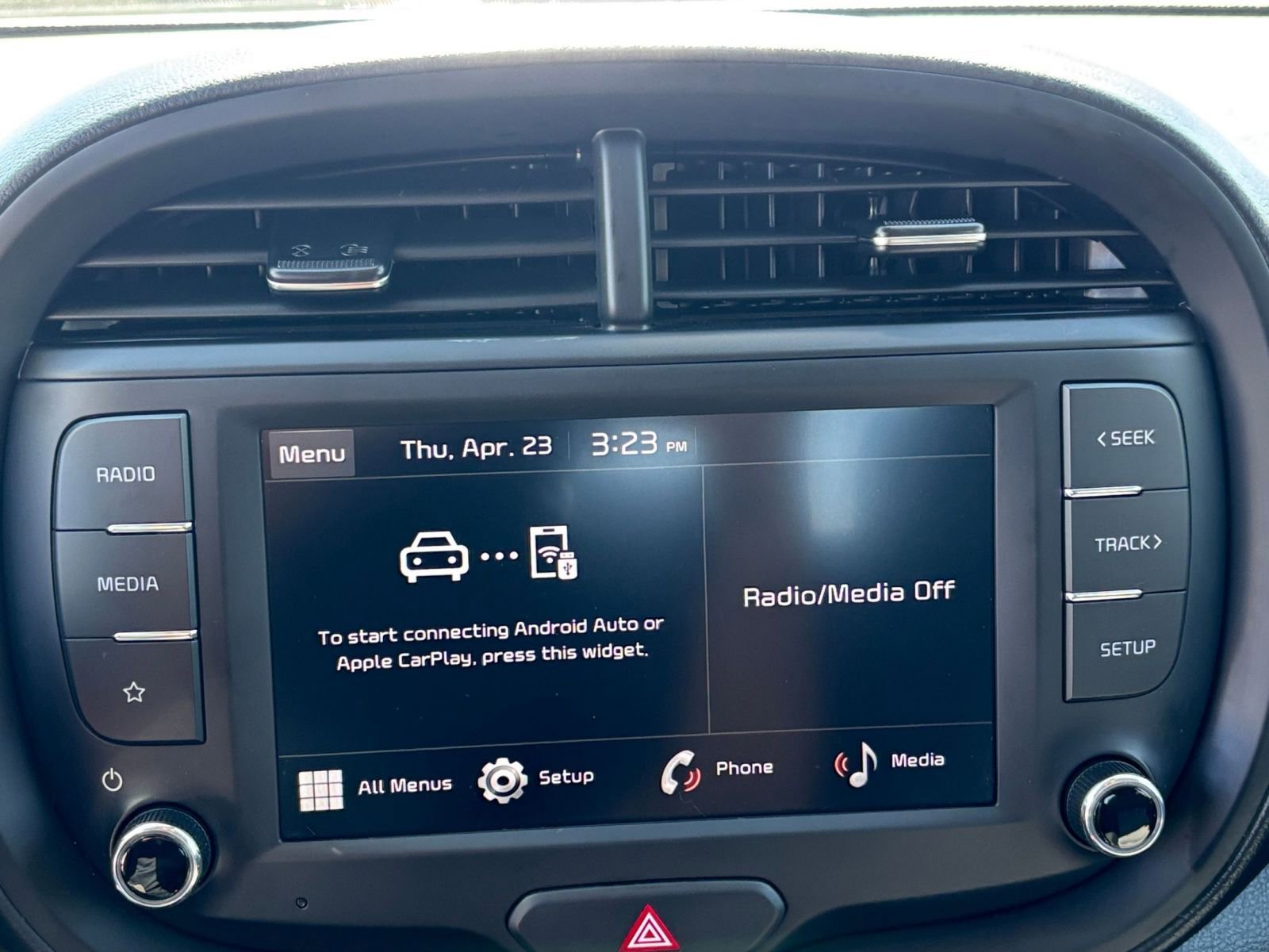 Used 2025 Kia Soul LX w/ LX Technology Package FWD image 20
