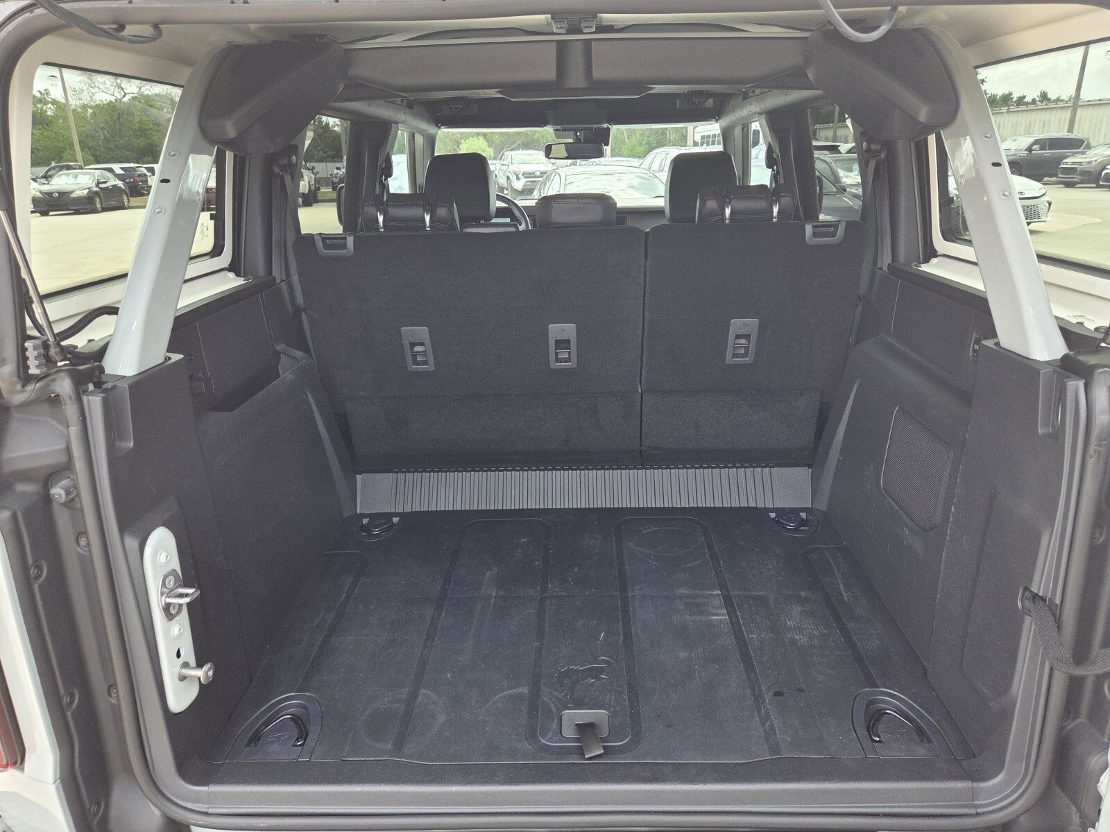 Used 2024 Ford Bronco Badlands image 9
