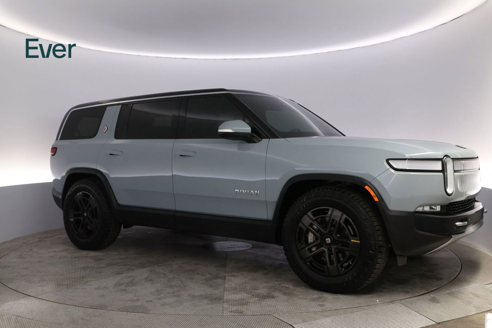 Used 2024 Rivian R1S Adventure image 14