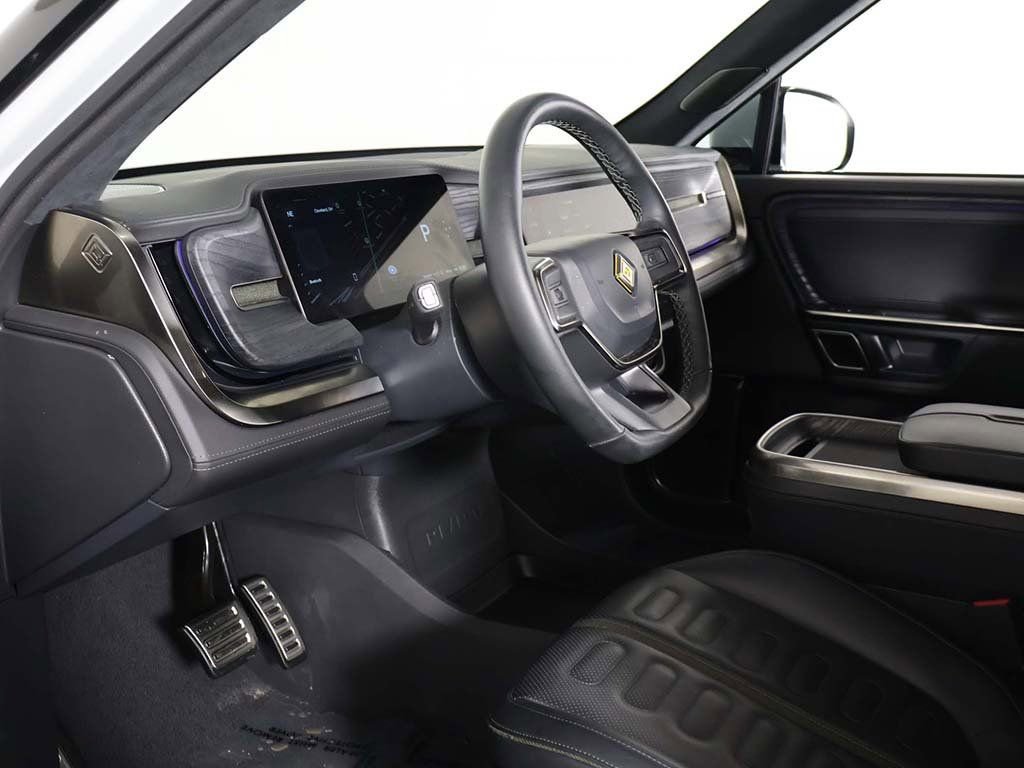 Used 2023 Rivian R1S Adventure image 30