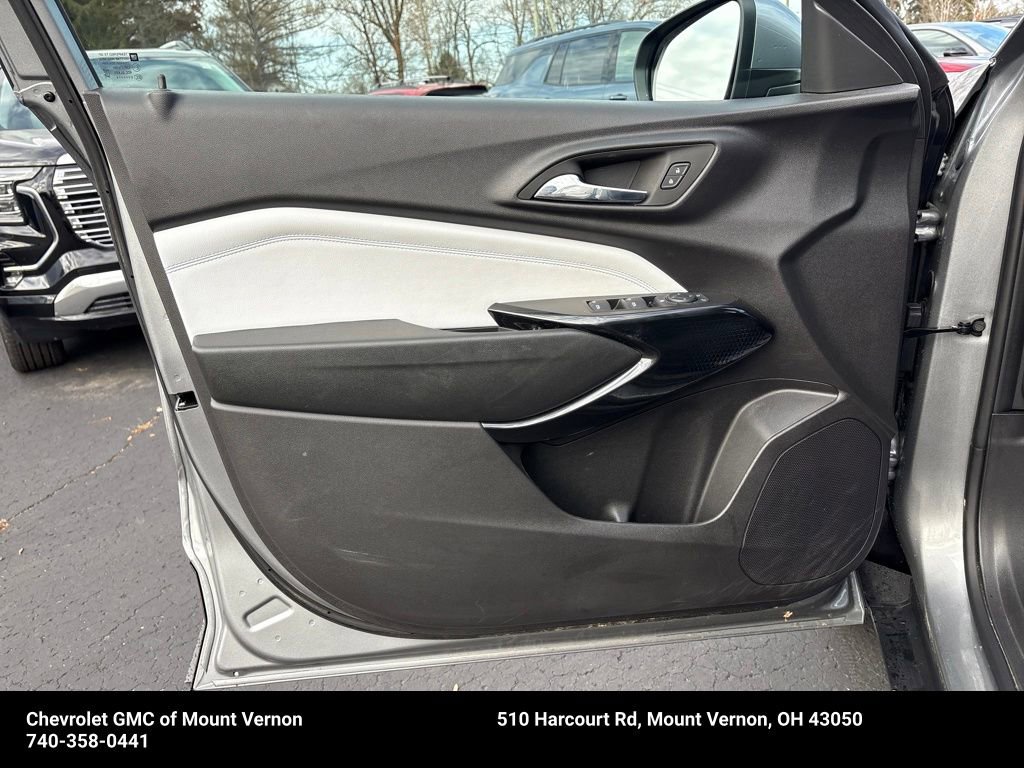 New 2025 Chevrolet Trax LT w/ LT Convenience Package image 12