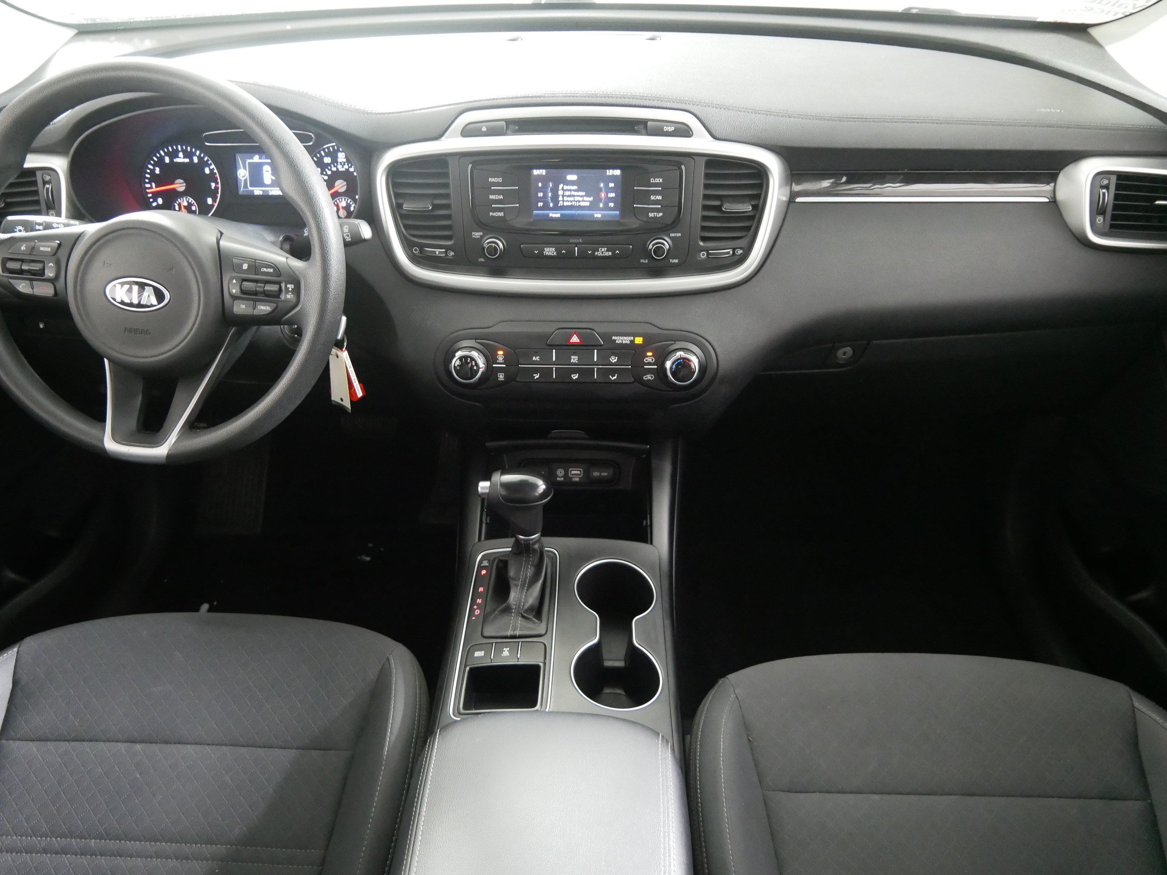 Used 2017 Kia Sorento AWD image 10