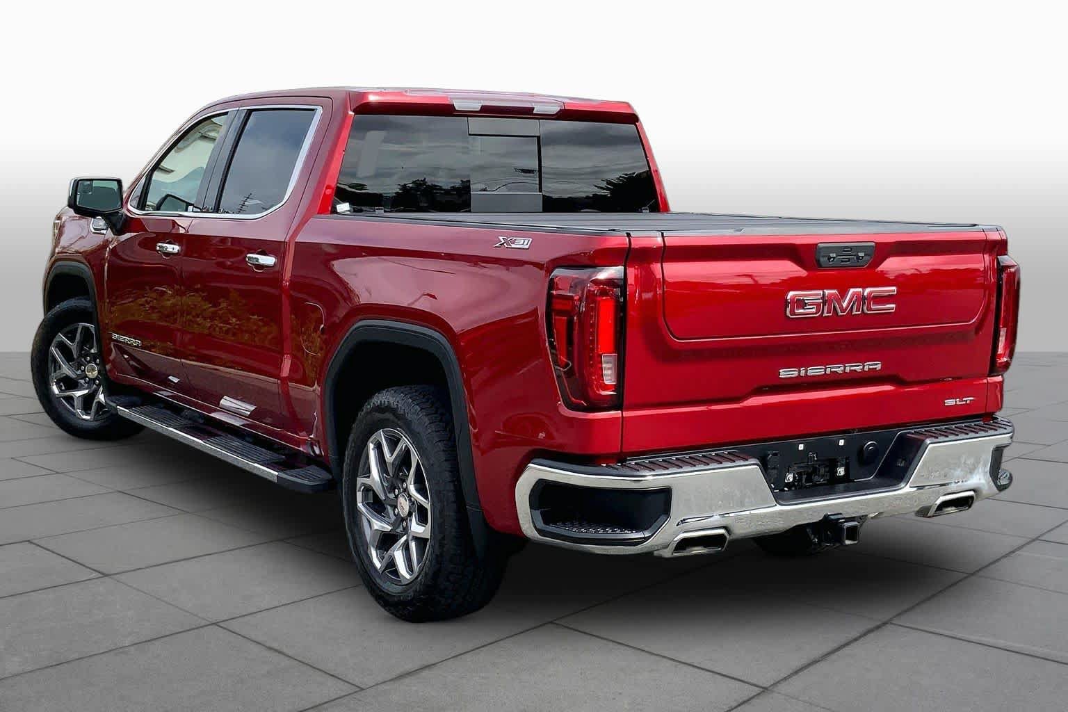 Used 2023 GMC Sierra 1500 SLT w/ SLT Premium Package AWD/4WD image 11