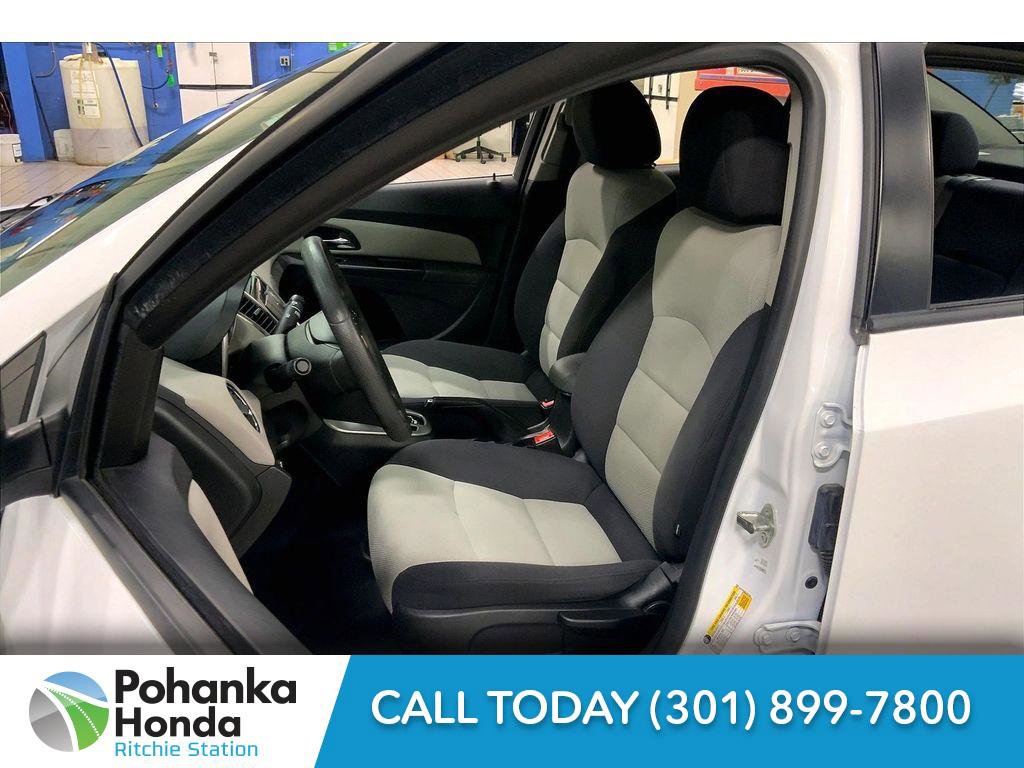 Used 2014 Chevrolet Cruze LS image 18