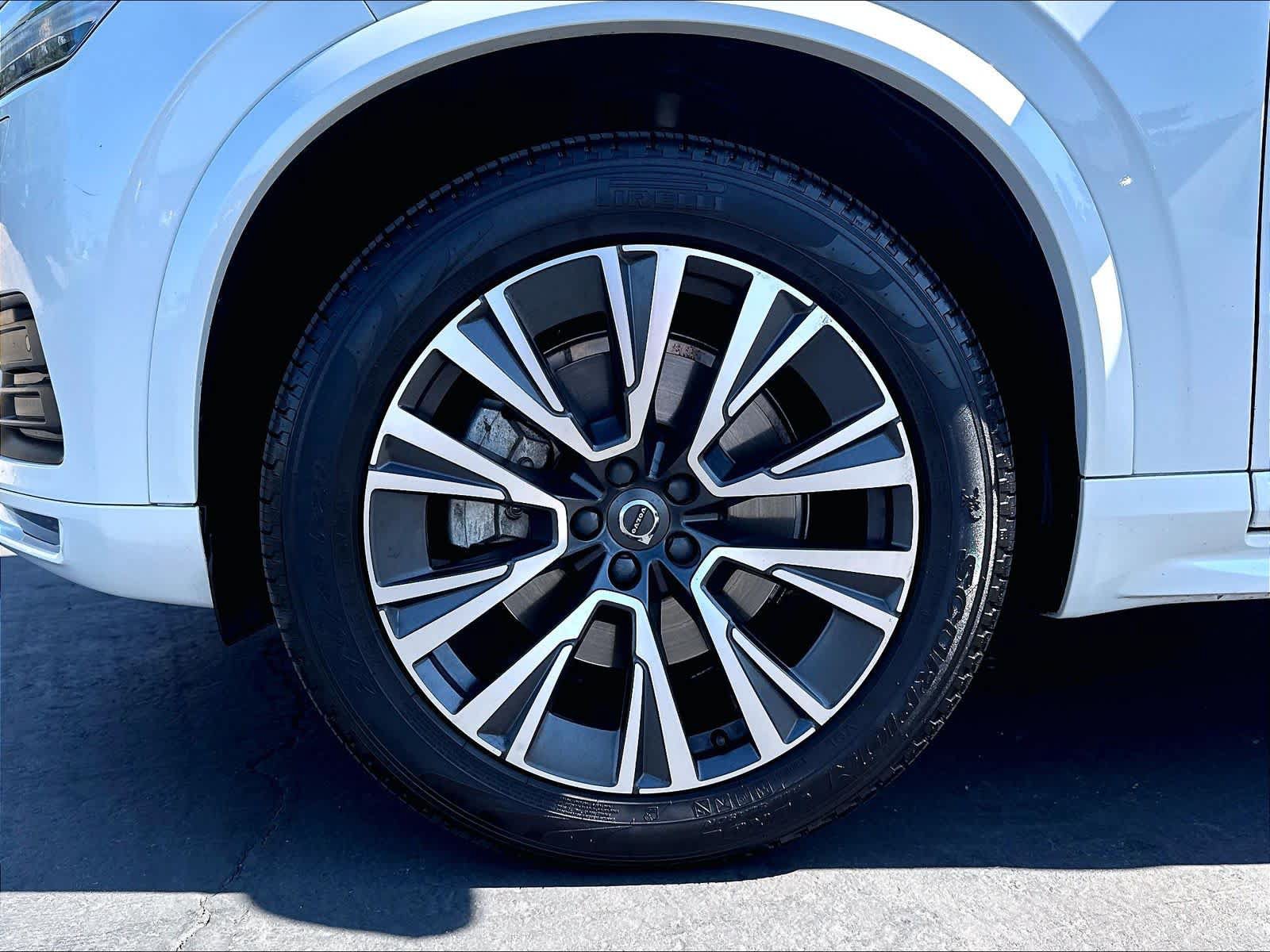 Used 2021 Volvo XC90 T5 Momentum w/ Advanced Package AWD/4WD image 12