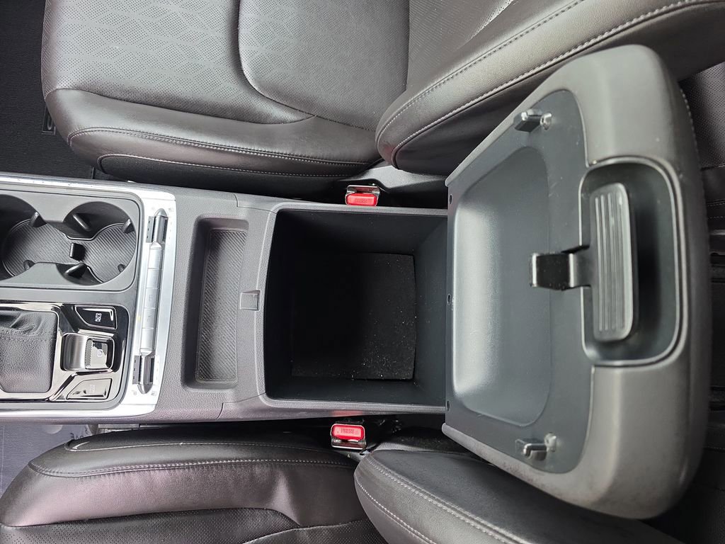 Used 2025 Kia Carnival SX w/ SX Dark Edition Package FWD image 26