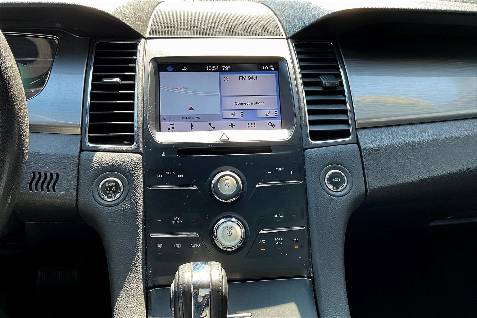 Used 2017 Ford Taurus SEL w/ Equipment Group 201A FWD image 12