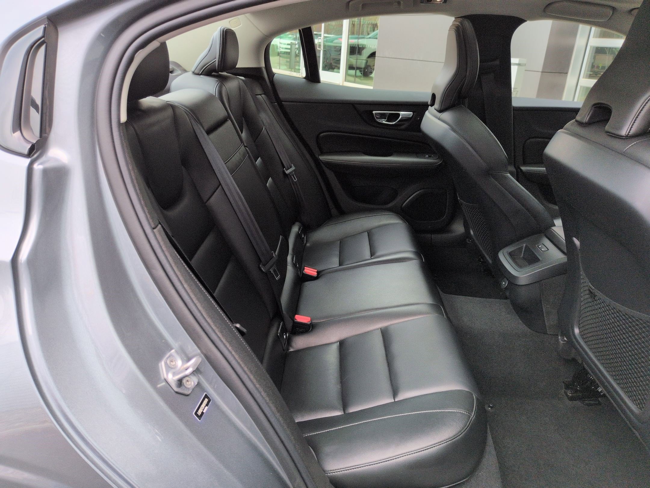 Used 2021 Volvo S60 T5 Momentum w/ Advanced Package image 31