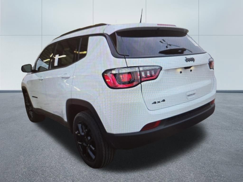 Used 2025 Jeep Compass Latitude w/ Convenience Group image 5