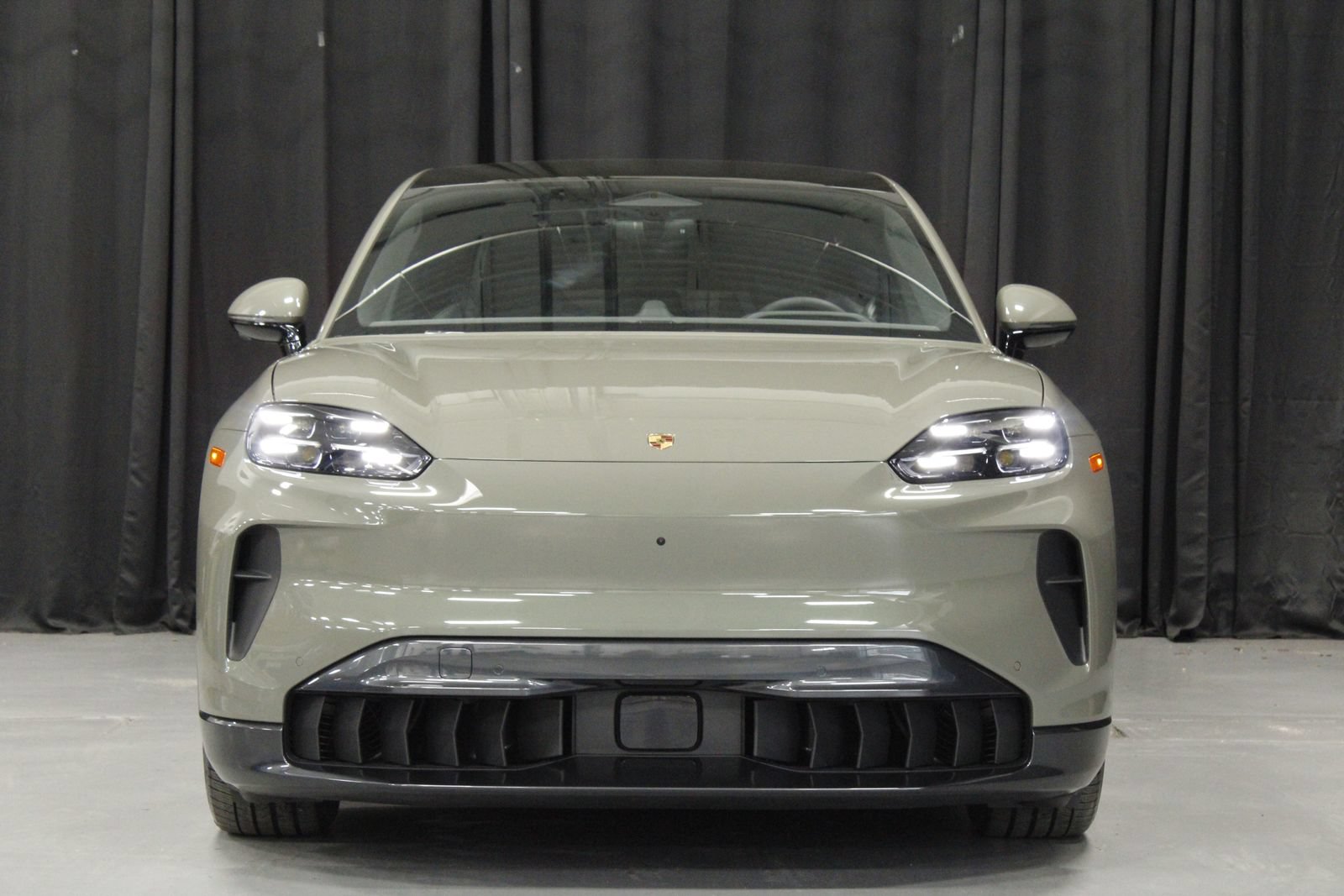 New 2026 Porsche Cayenne Electric Coupe AWD/4WD image 10