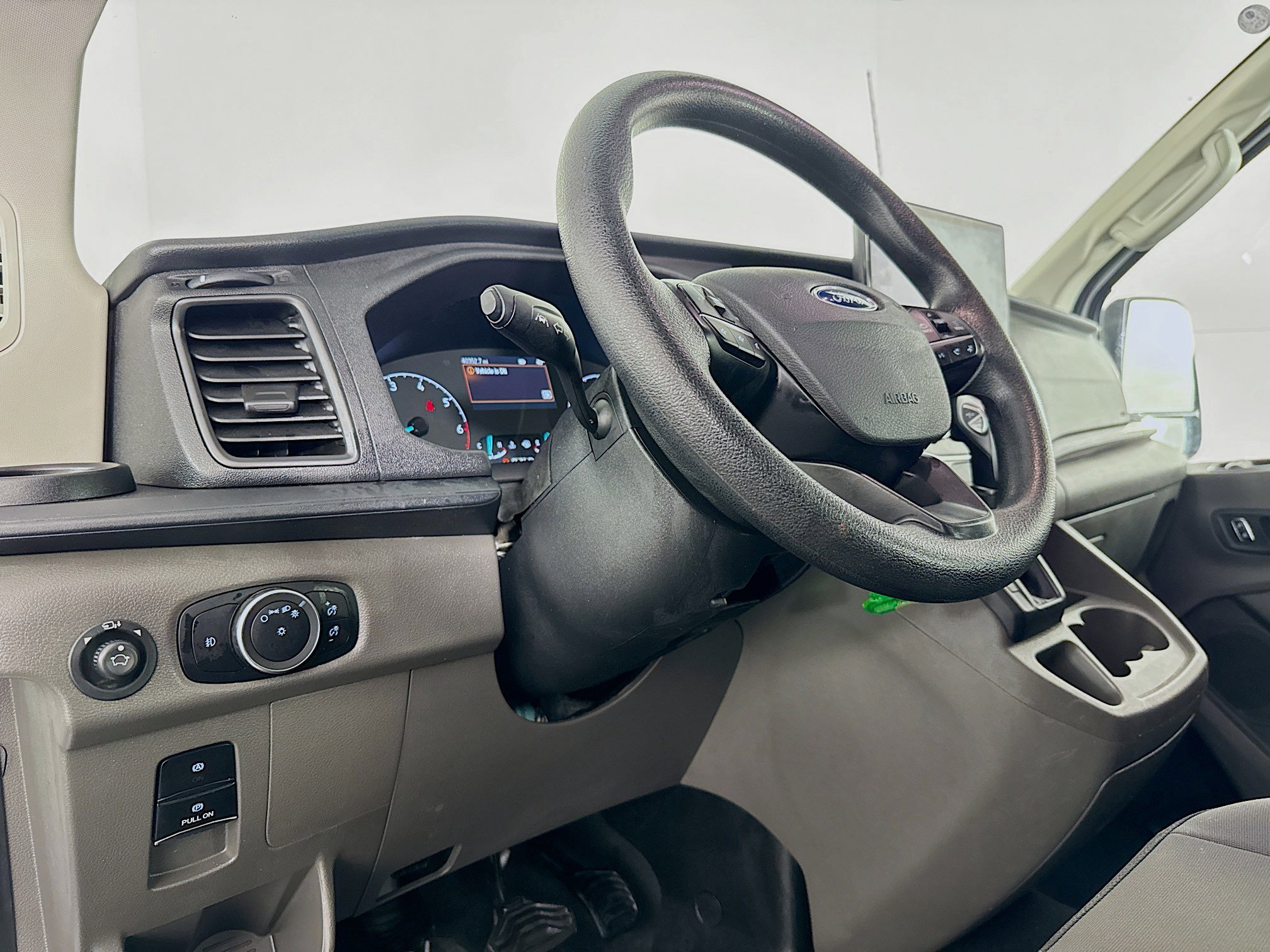 Used 2023 Ford Transit 350 XLT image 21