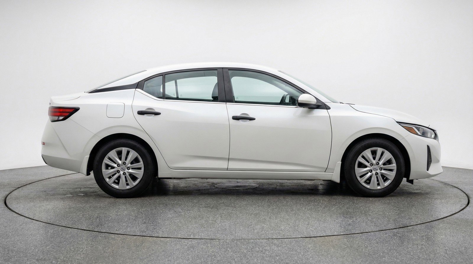 Used 2025 Nissan Sentra S image 11