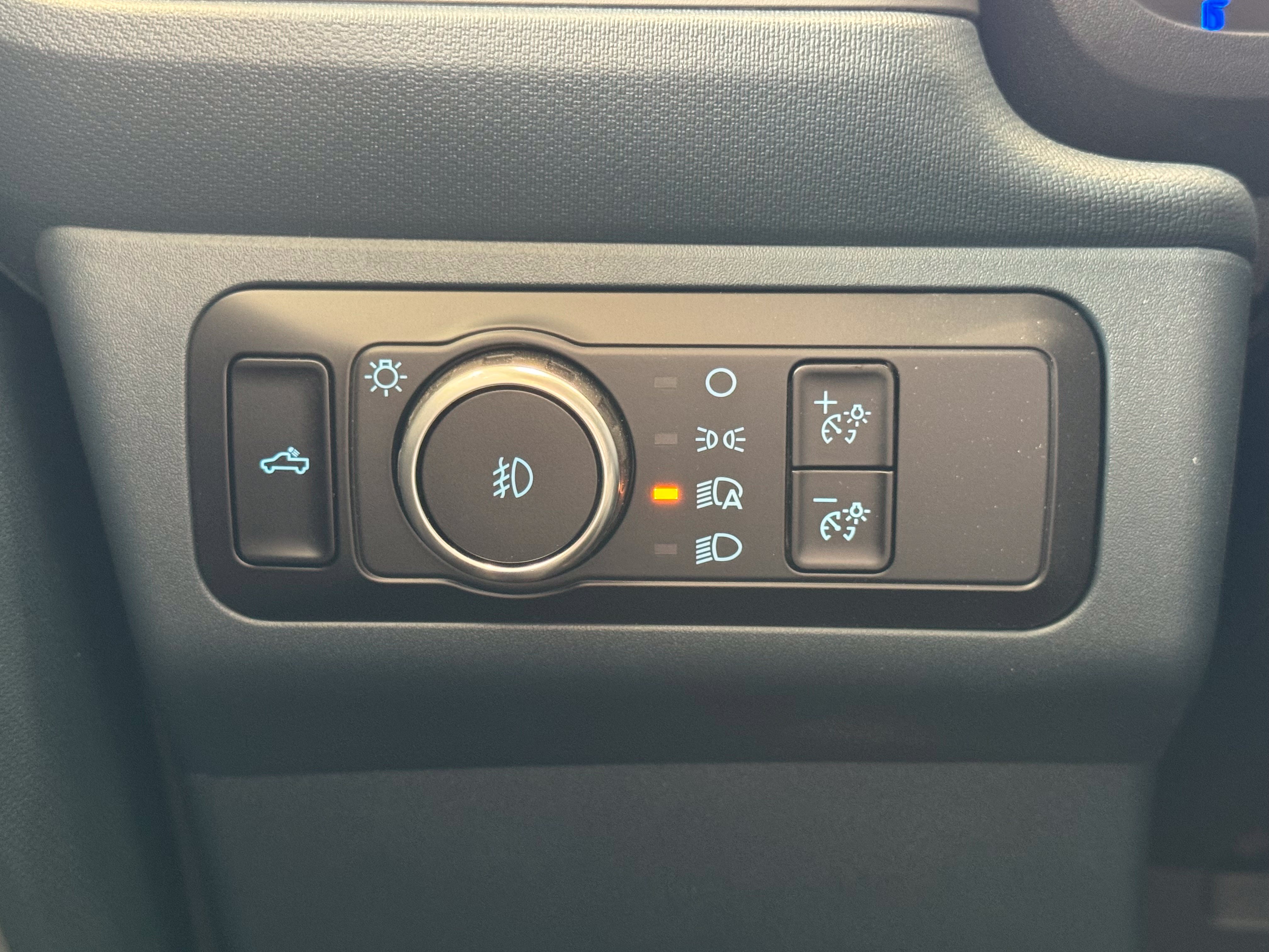 Used 2025 Ford Maverick Lobo AWD/4WD image 48