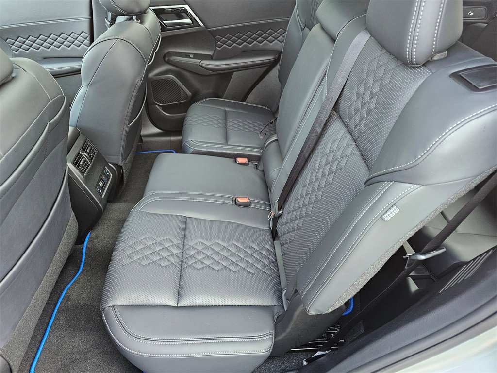 New 2025 Mitsubishi Outlander SEL Black Edition image 5