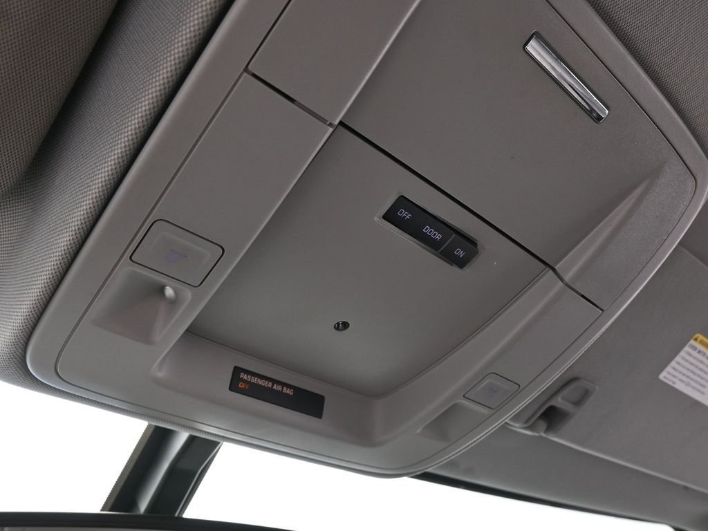 Used 2018 Chevrolet Silverado 1500 Custom w/ Custom Value Package image 19