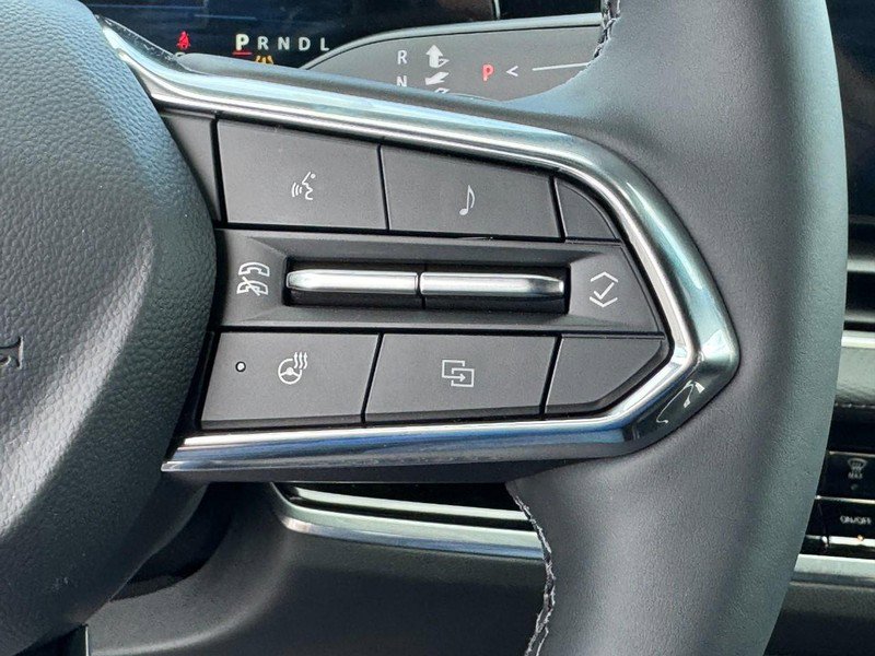 Used 2025 Chevrolet Equinox LT image 19