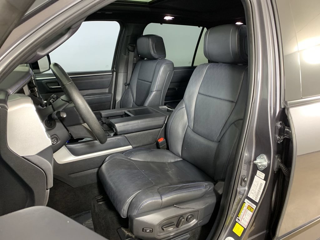Used 2023 Toyota Sequoia Platinum AWD/4WD image 33