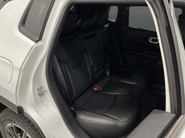 New 2026 Jeep Compass Trailhawk w/ Sun, Sound & Navigation Group AWD/4WD image 32