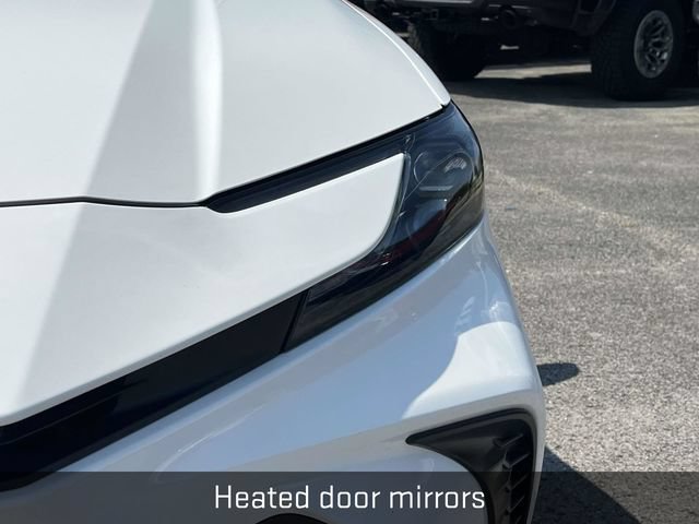 Used 2025 Toyota Camry SE FWD image 9