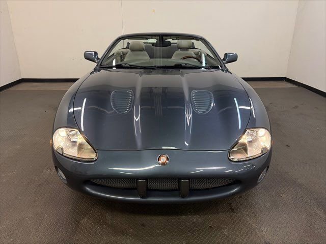 Used 2001 Jaguar XK8 Convertible image 3