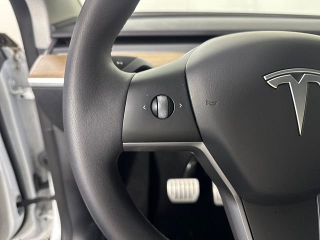 Used 2021 Tesla Model Y Performance image 14