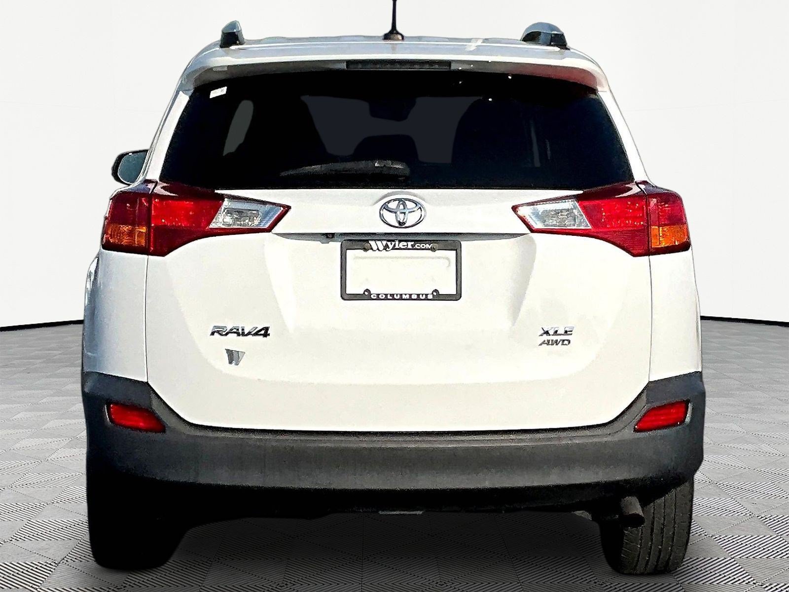 Used 2015 Toyota RAV4 XLE AWD/4WD image 5
