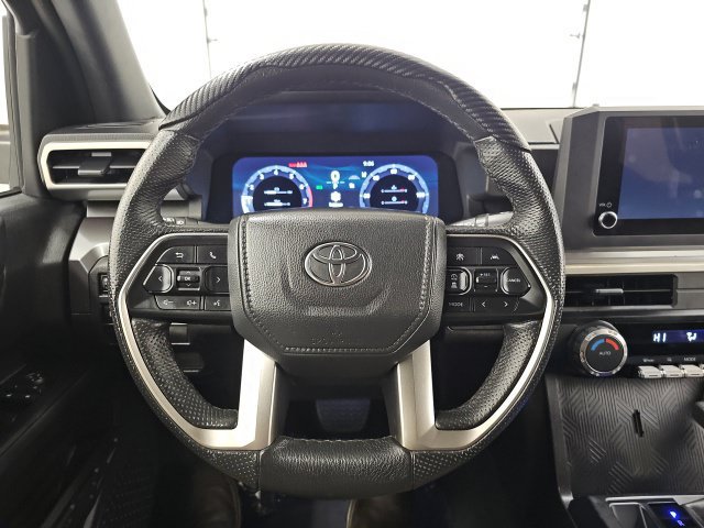Certified 2025 Toyota Tacoma TRD Off-Road AWD/4WD image 18